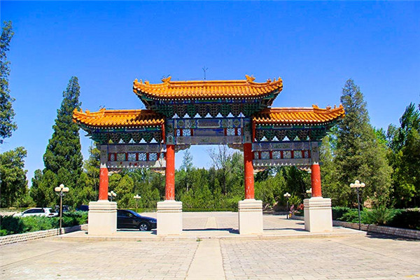 中华永久陵园正门