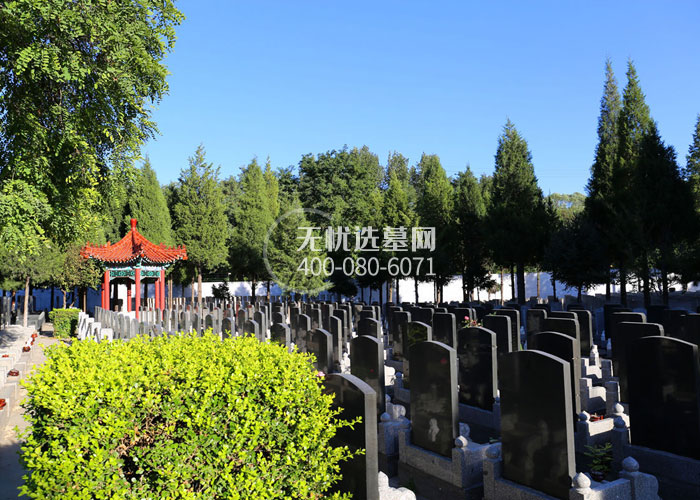 惠灵山陵园墓区