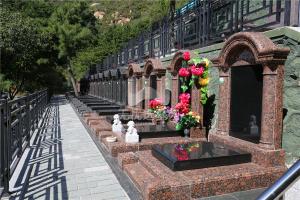 八达岭陵园传统墓区