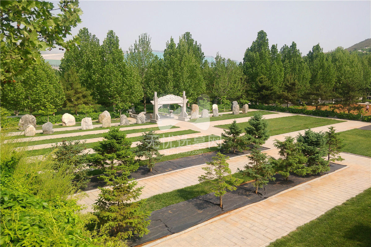 灵山宝塔陵园自然石墓区